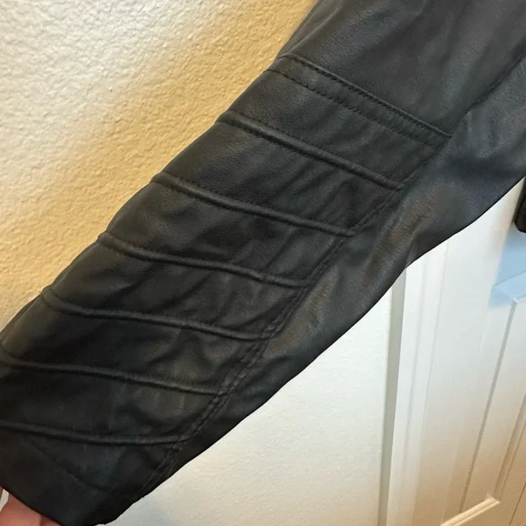 Plus size, faux black leather jacket with attached gray hoodie lining. Size 2x - Picture 9 of 9